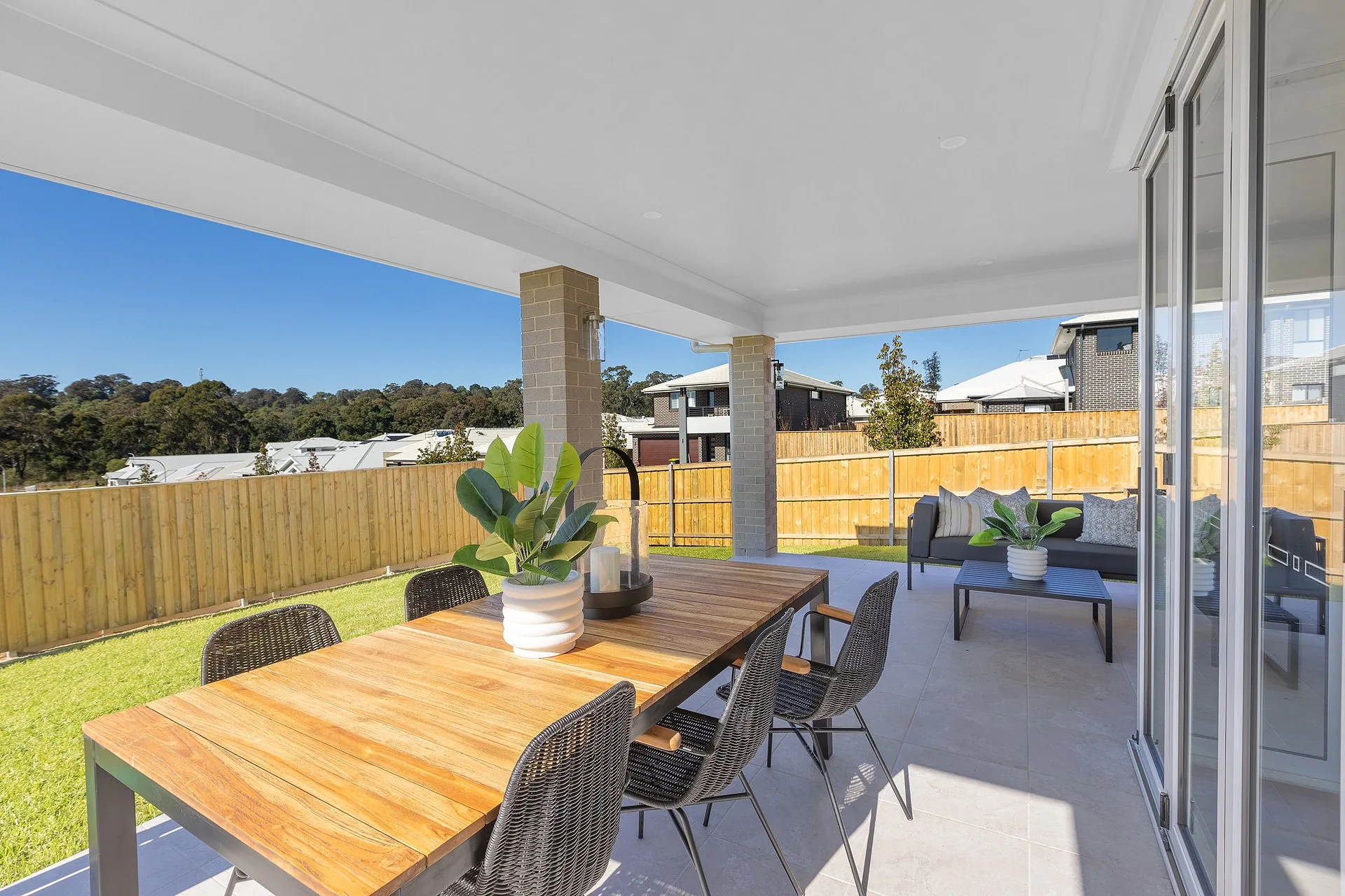 Mount Pleasant property living room