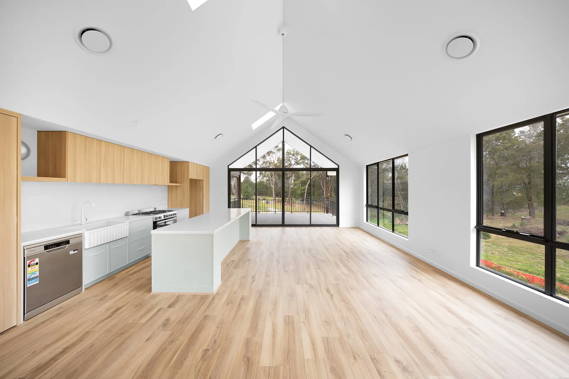 Dutton Road — real estate photography