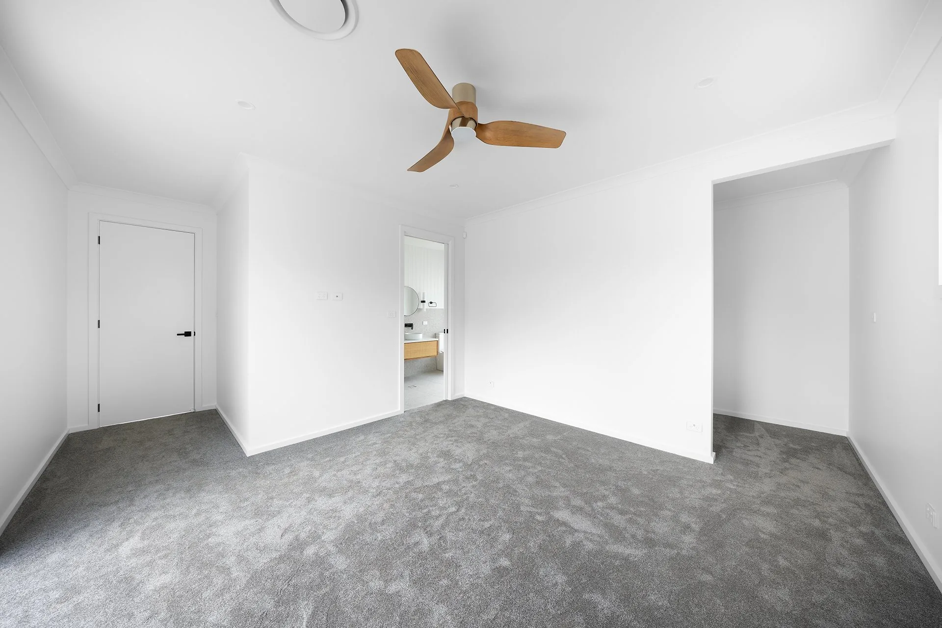 Dutton Road — real estate photography